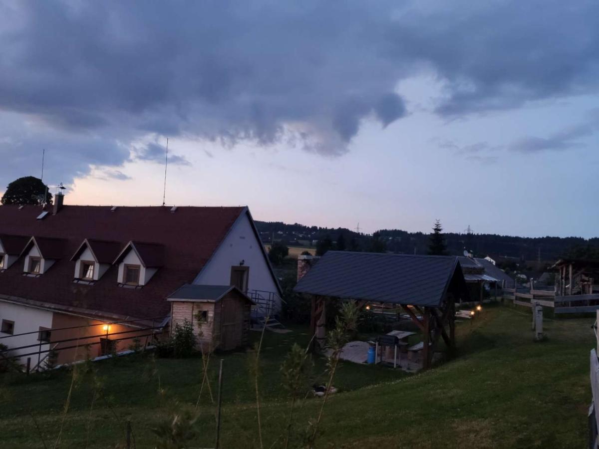 Ferienwohnung Apartman Na Statku Červený Kostelec Exterior foto